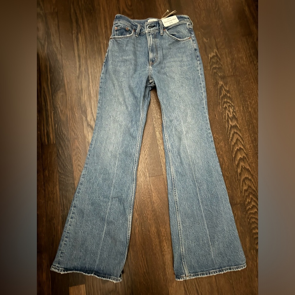 New with tags Abercrombie Vintage Flare jeans size 27